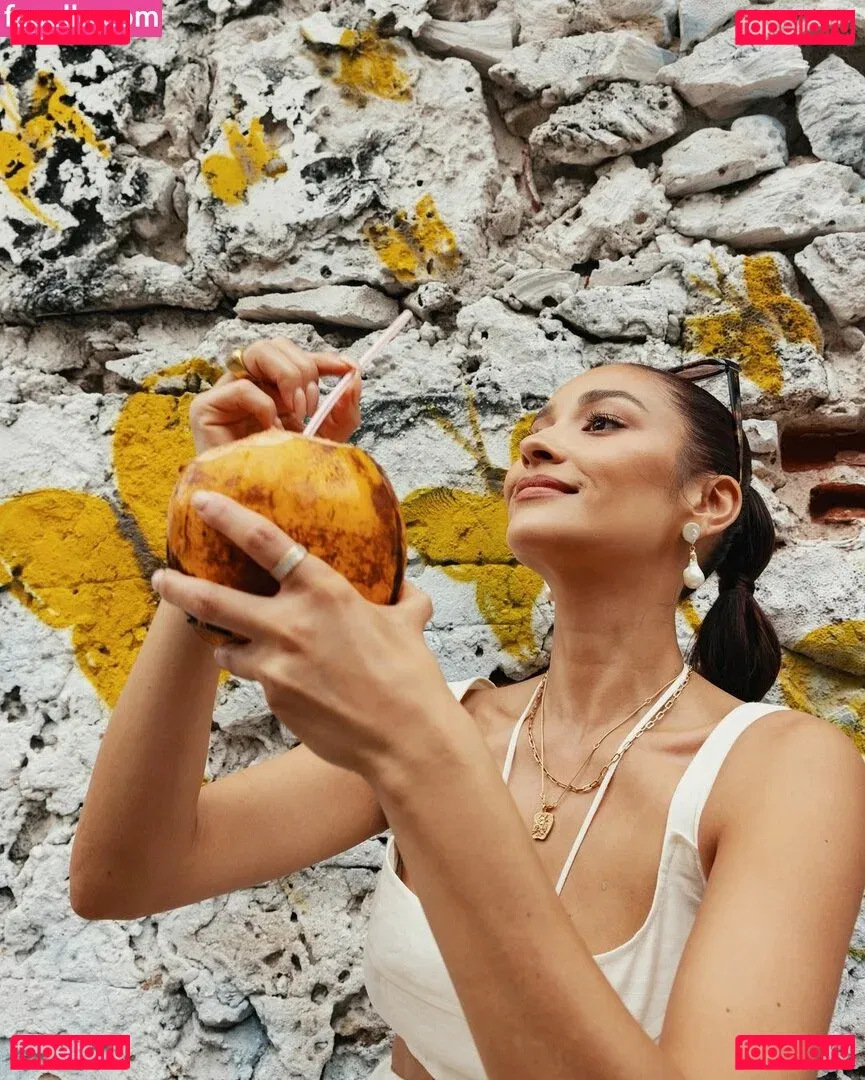 Shay Mitchell Onlyfans Photo Gallery 