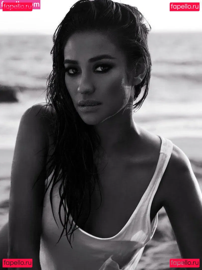 Shay Mitchell Onlyfans Photo Gallery 
