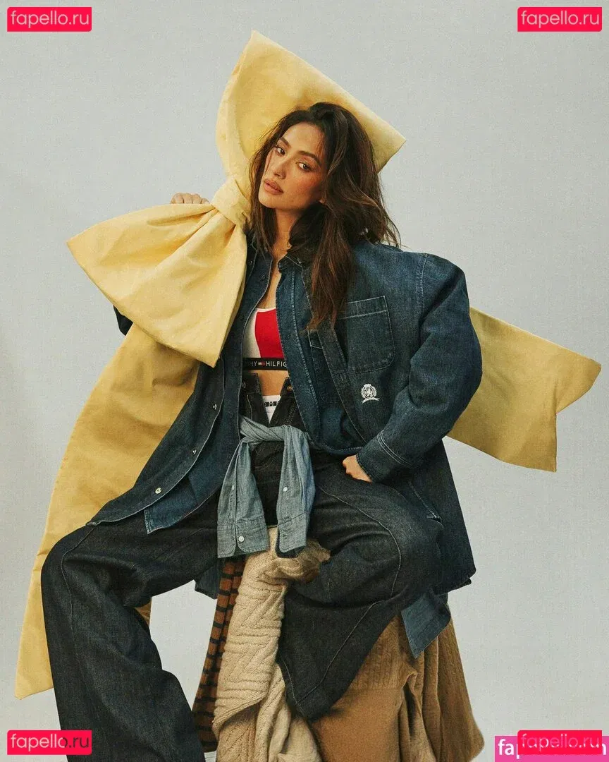 Shay Mitchell Onlyfans Photo Gallery 