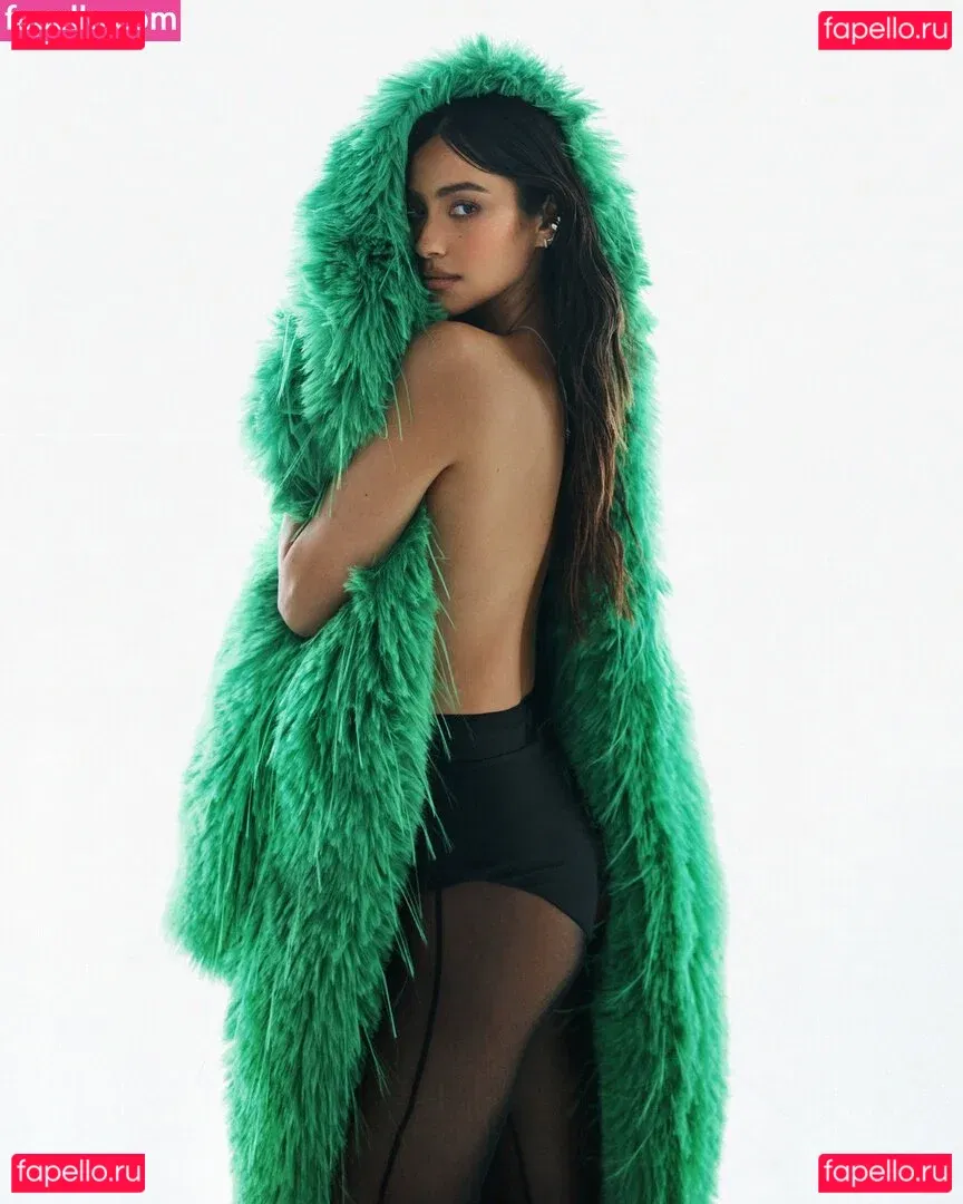 Shay Mitchell Onlyfans Photo Gallery 