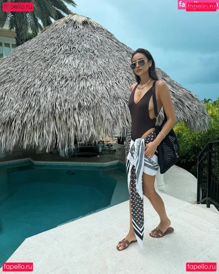 Shay Mitchell Onlyfans Photo Gallery 