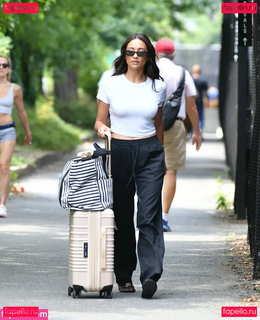 Shay Mitchell Onlyfans Photo Gallery 