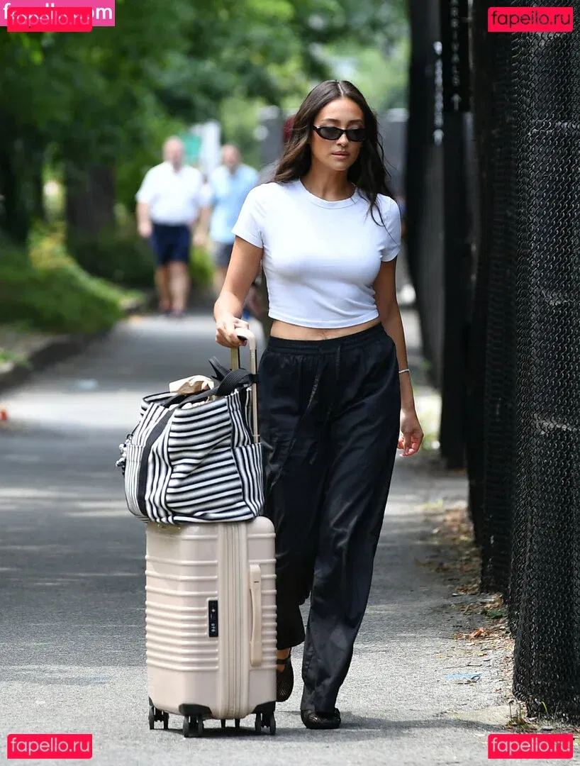 Shay Mitchell Onlyfans Photo Gallery 