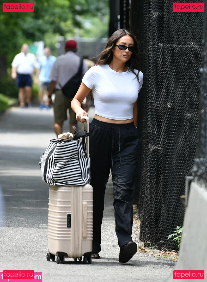 Shay Mitchell Onlyfans Photo Gallery 