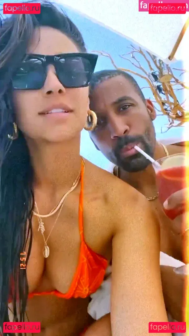 Shay Mitchell Onlyfans Photo Gallery 