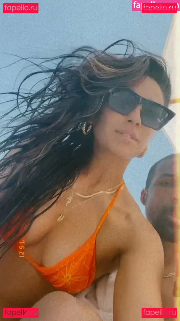 Shay Mitchell Onlyfans Photo Gallery 