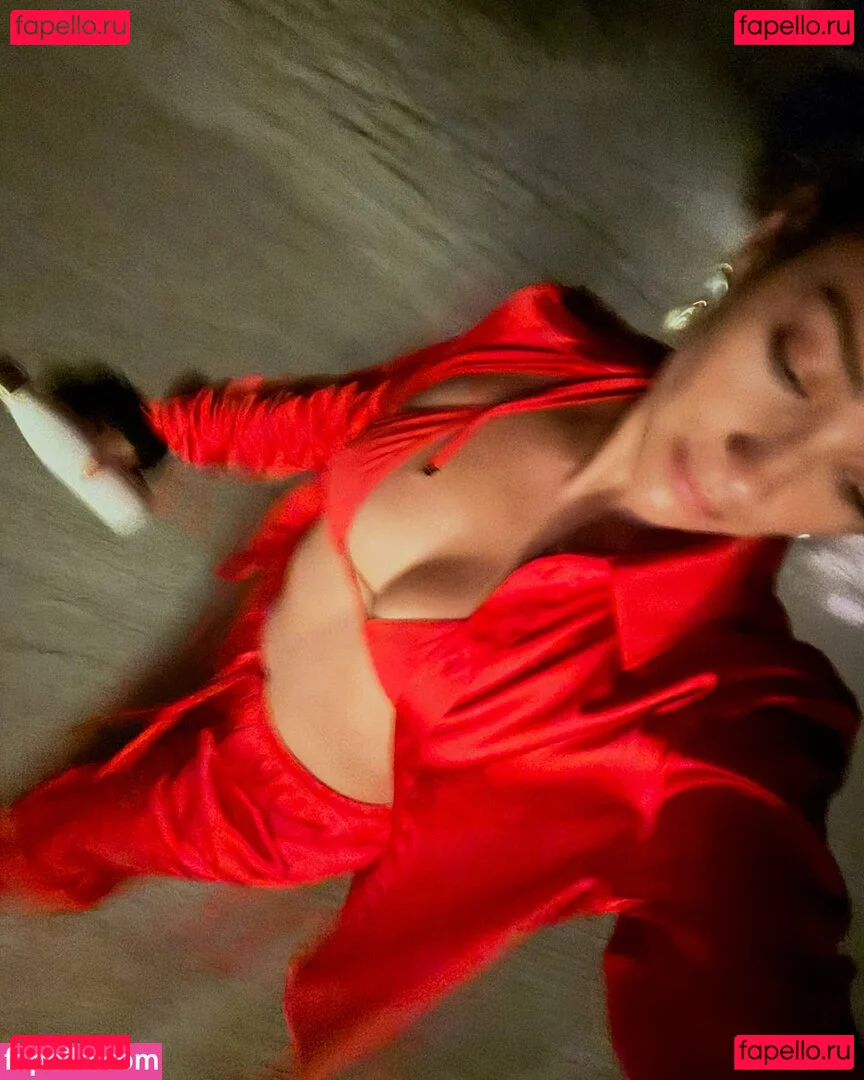 Shay Mitchell Onlyfans Photo Gallery 