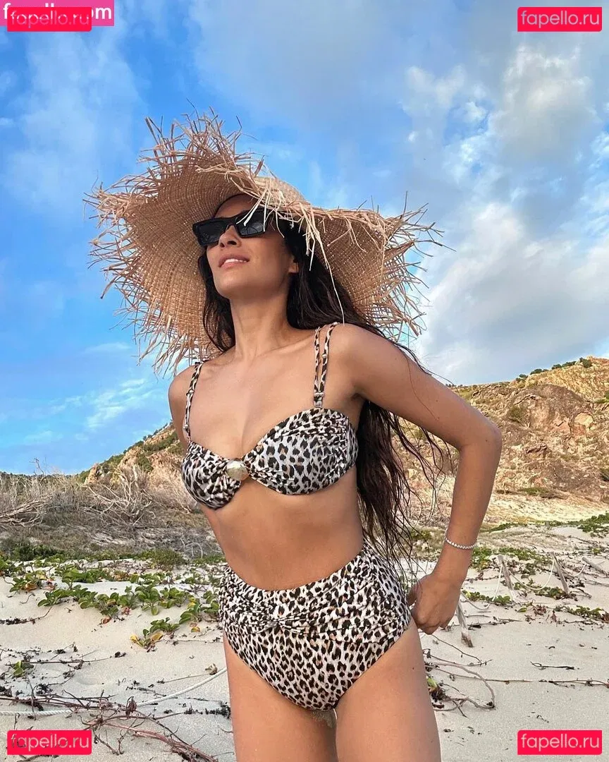 Shay Mitchell Onlyfans Photo Gallery 