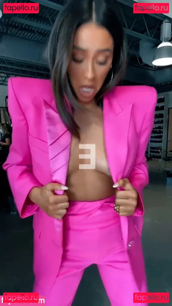 Shay Mitchell Onlyfans Photo Gallery 