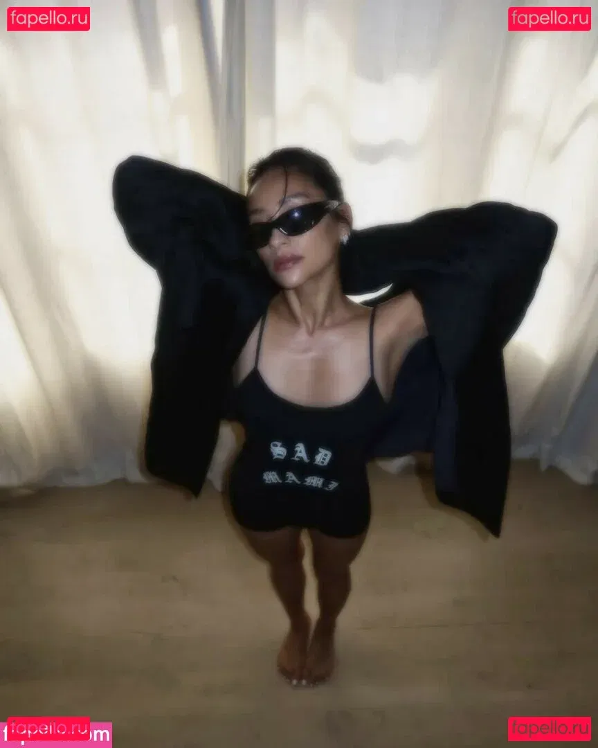 Shay Mitchell Onlyfans Photo Gallery 