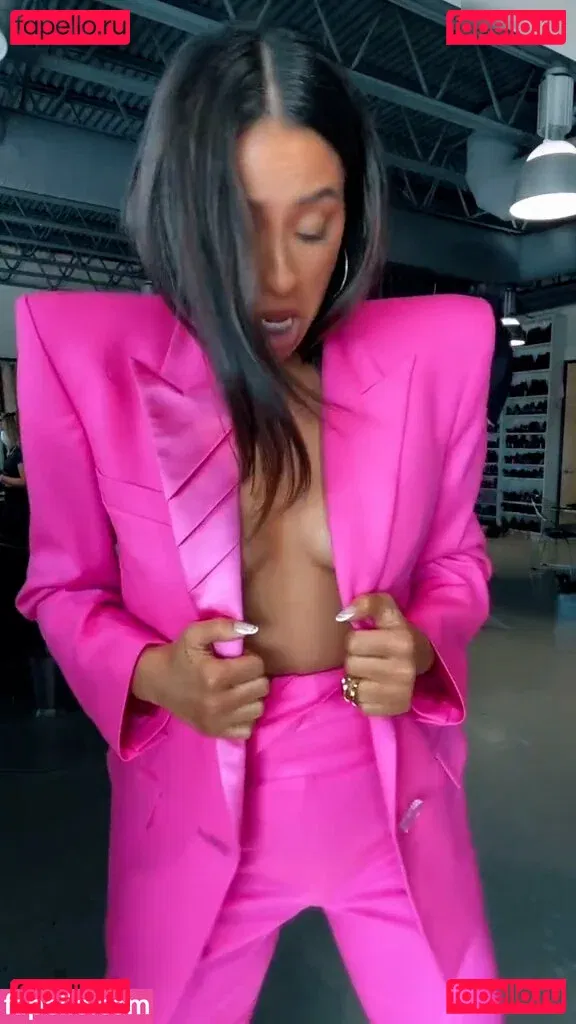 Shay Mitchell Onlyfans Photo Gallery 