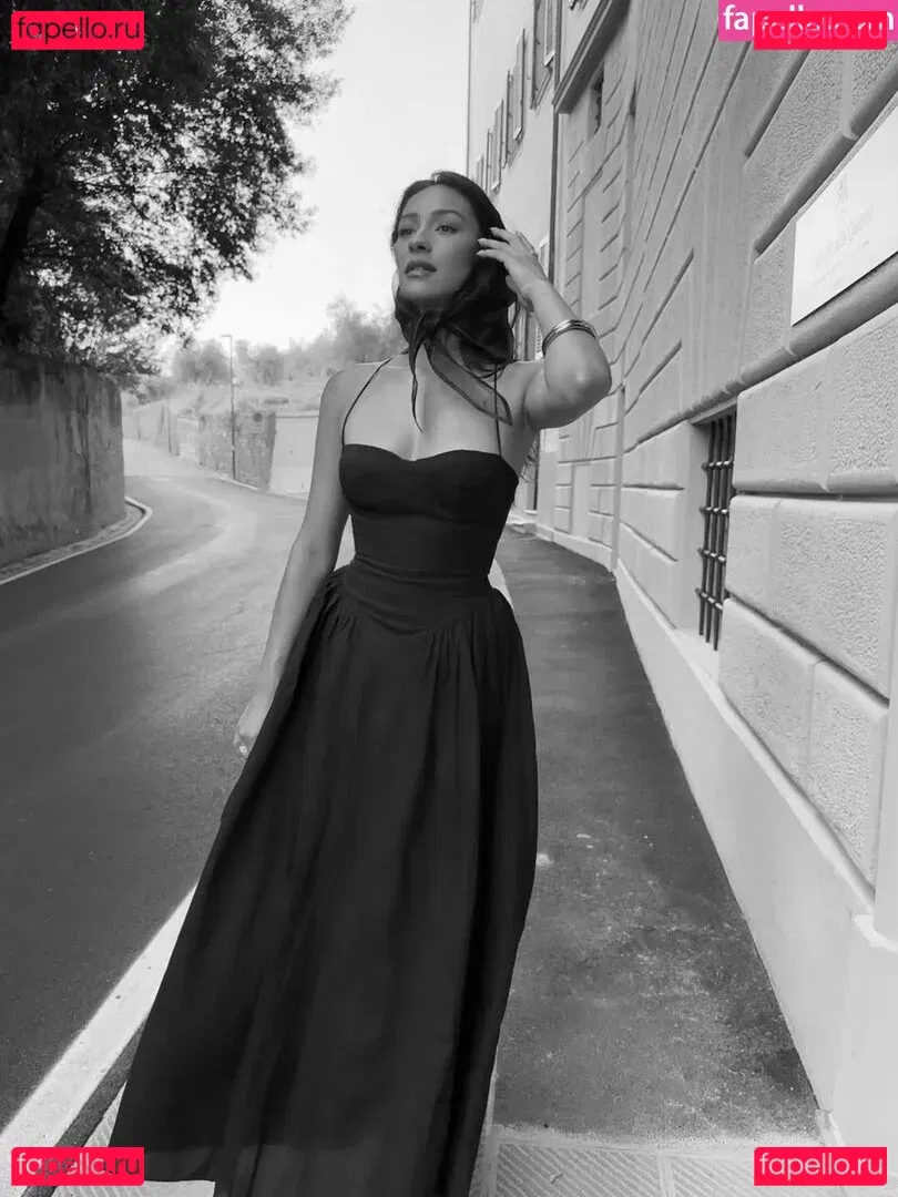 Shay Mitchell Onlyfans Photo Gallery 