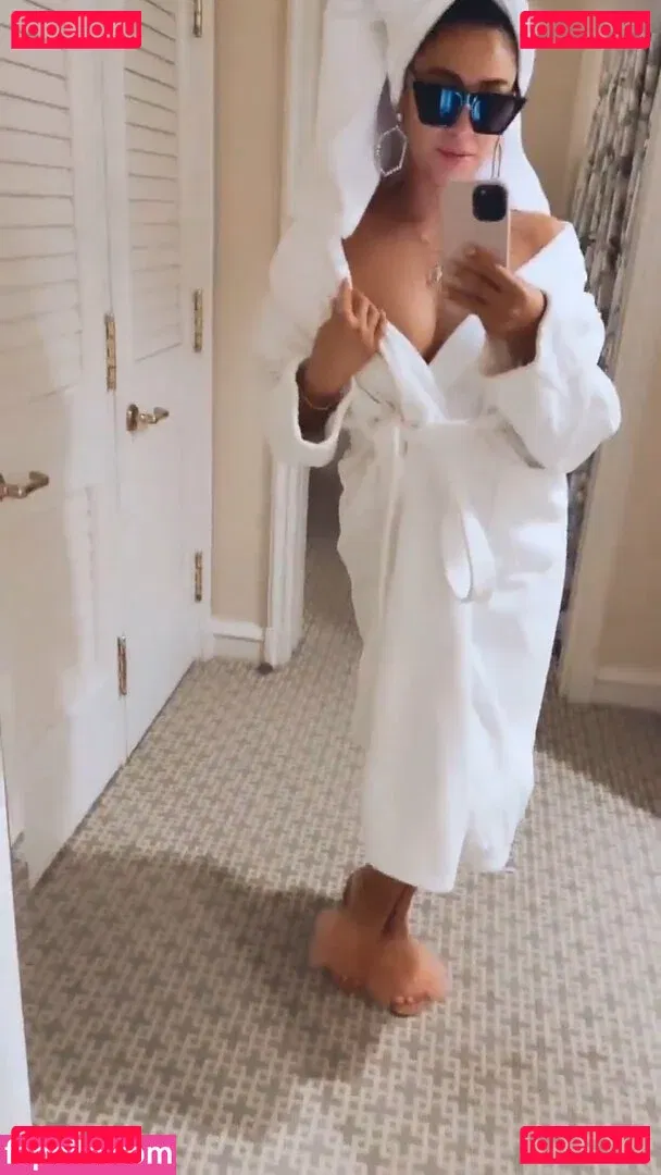 Shay Mitchell Onlyfans Photo Gallery 