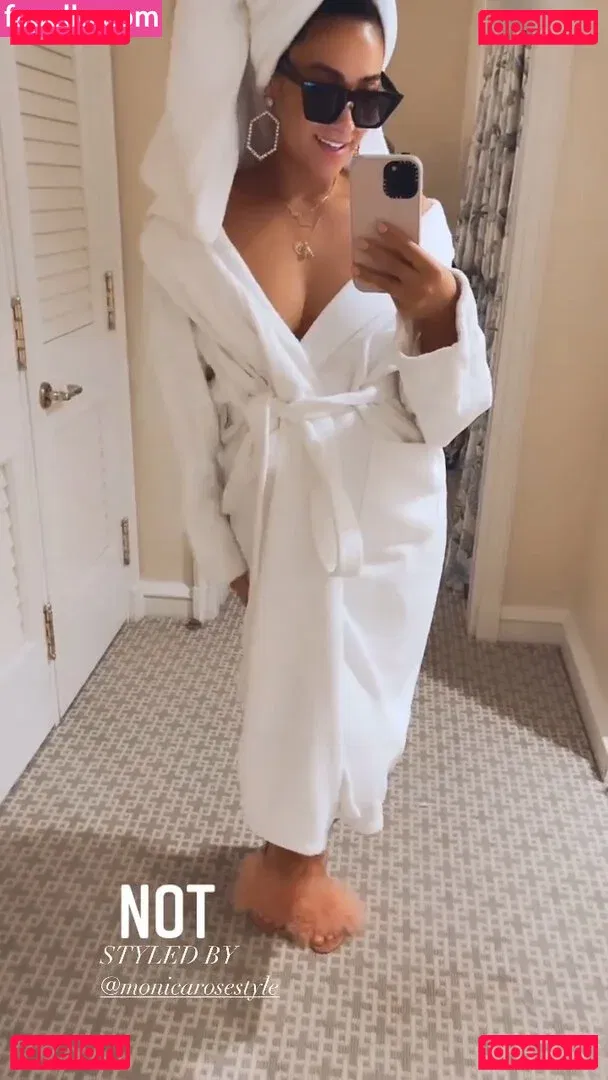 Shay Mitchell Onlyfans Photo Gallery 
