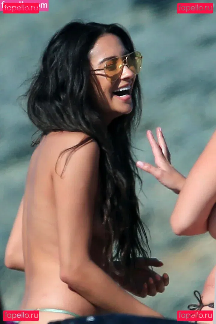 Shay Mitchell Onlyfans Photo Gallery 