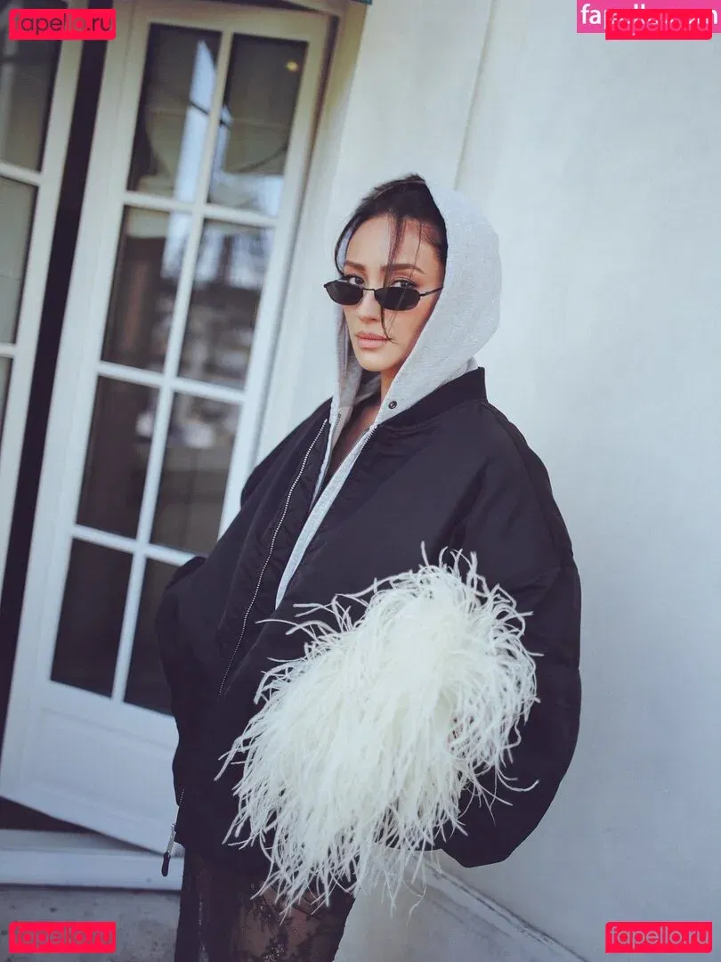 Shay Mitchell Onlyfans Photo Gallery 