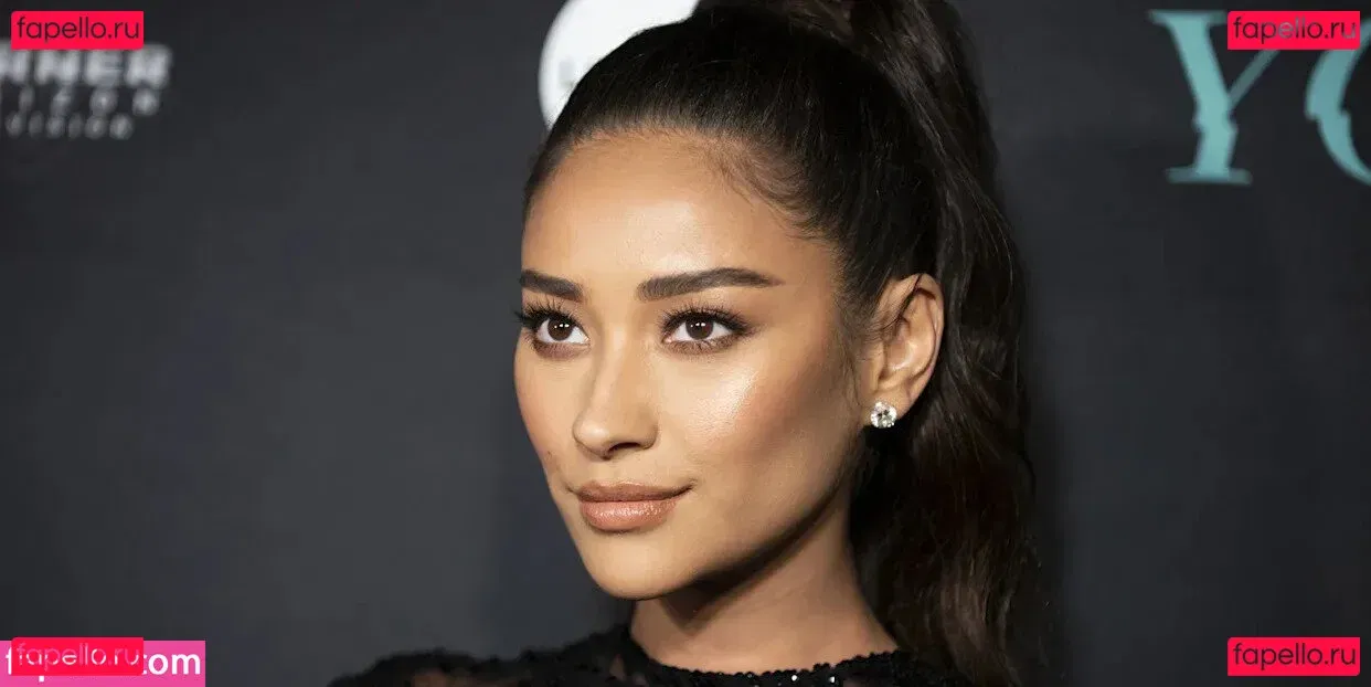 Shay Mitchell Onlyfans Photo Gallery 