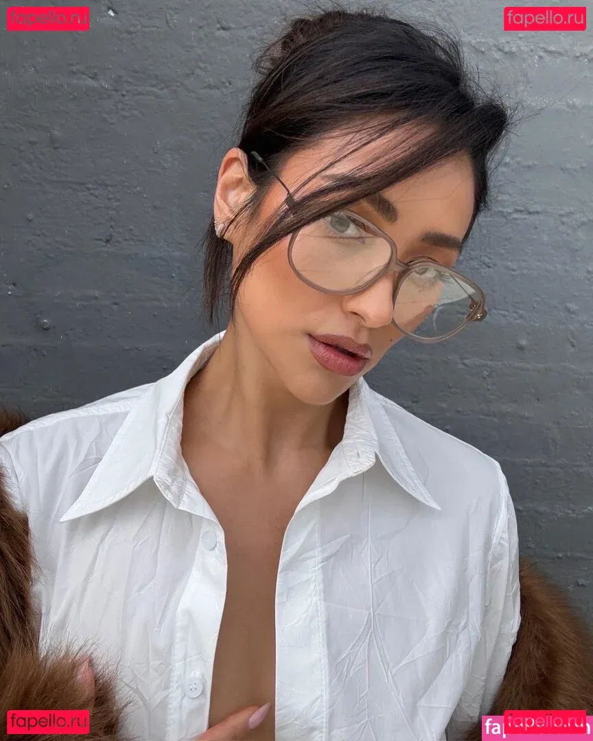 Shay Mitchell Onlyfans Photo Gallery 