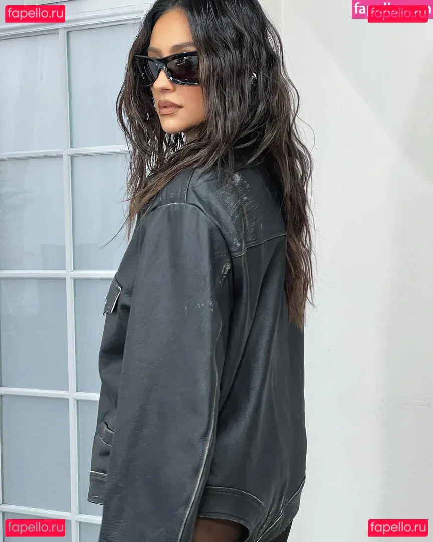 Shay Mitchell Onlyfans Photo Gallery 