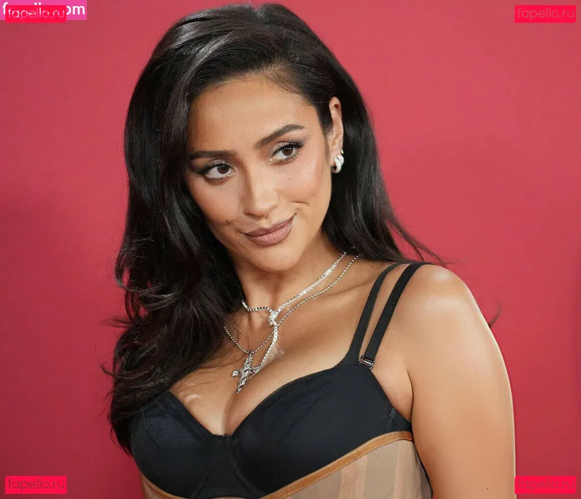 Shay Mitchell Onlyfans Photo Gallery 