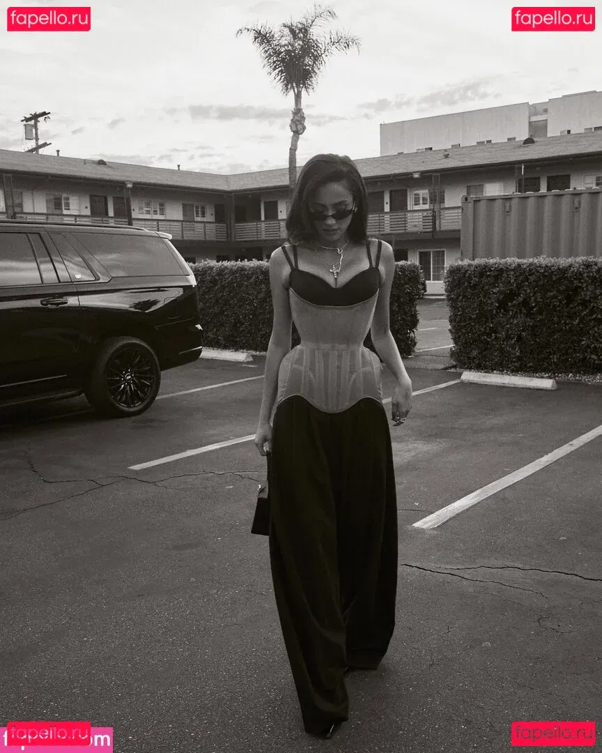 Shay Mitchell Onlyfans Photo Gallery 