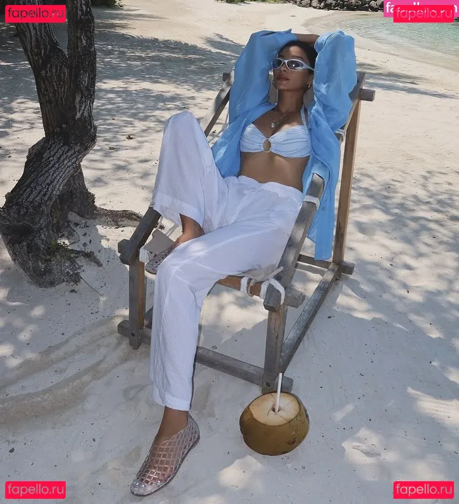 Shay Mitchell Onlyfans Photo Gallery 