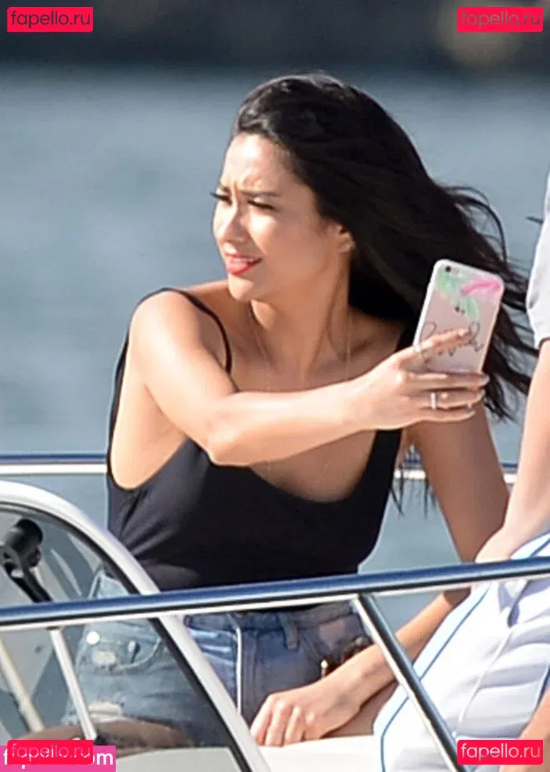 Shay Mitchell Onlyfans Photo Gallery 