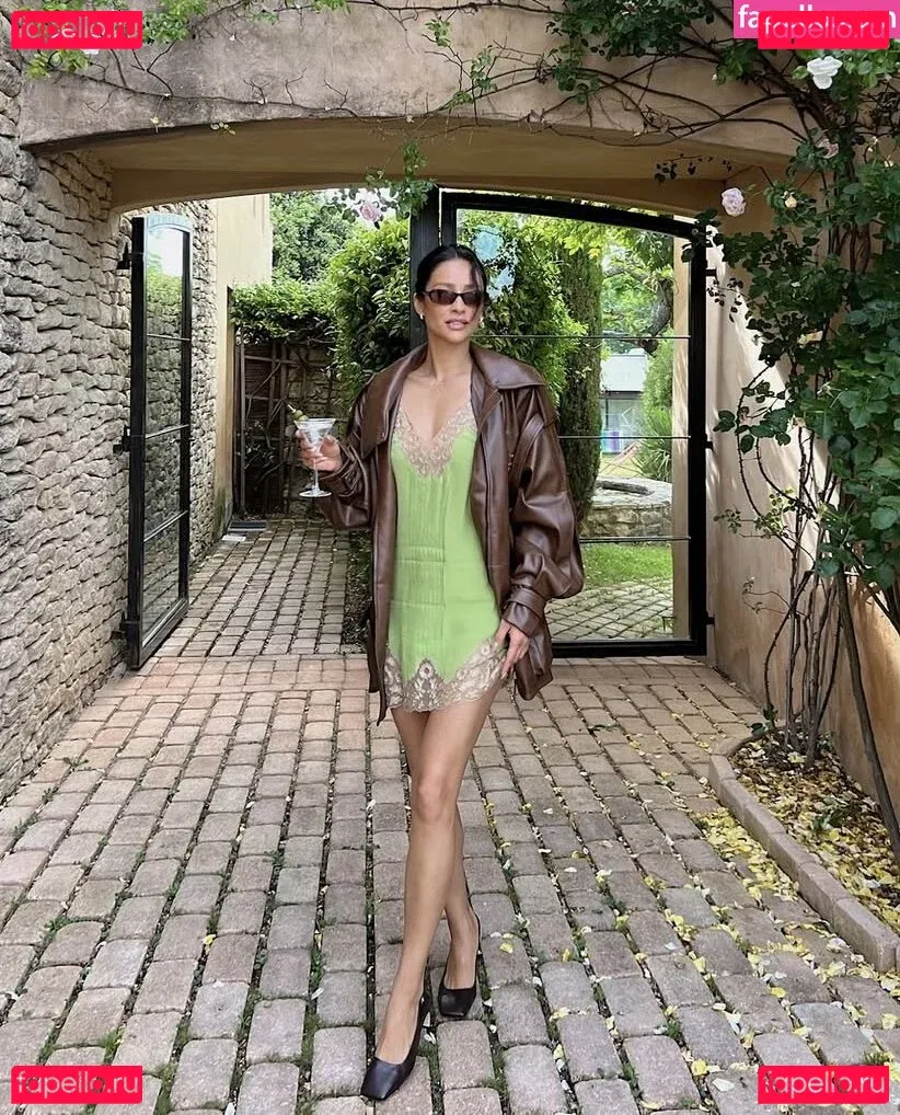 Shay Mitchell Onlyfans Photo Gallery 