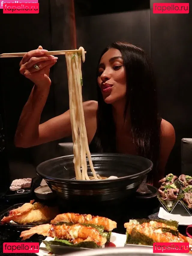 Shay Mitchell Onlyfans Photo Gallery 