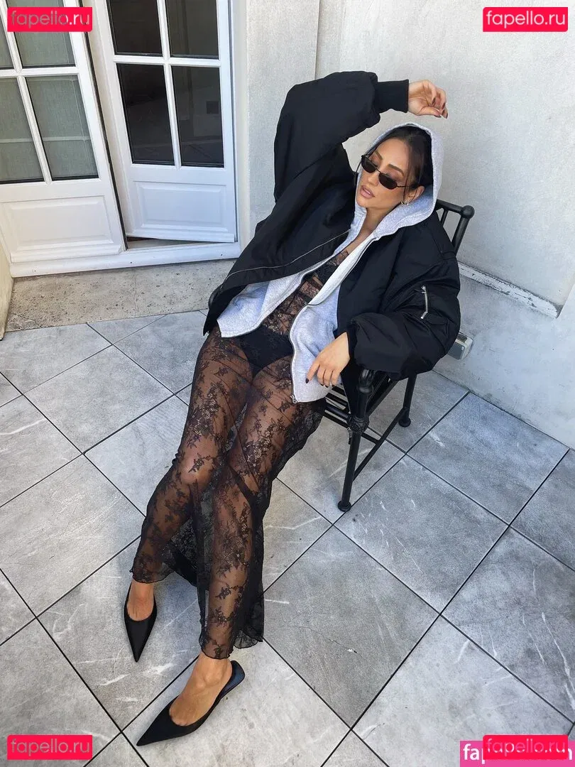 Shay Mitchell Onlyfans Photo Gallery 