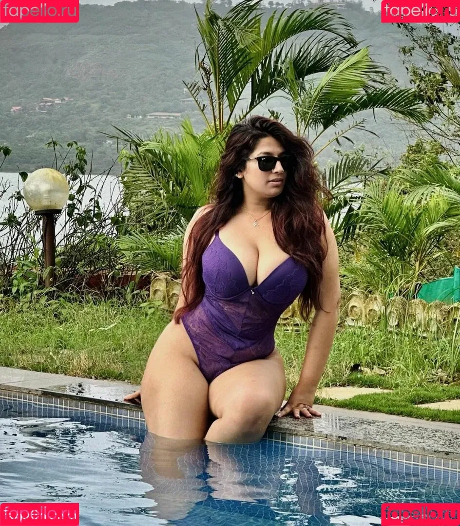 Rasha Kirmani Onlyfans Photo Gallery 