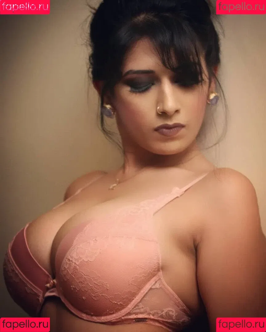 Rasha Kirmani Onlyfans Photo Gallery 