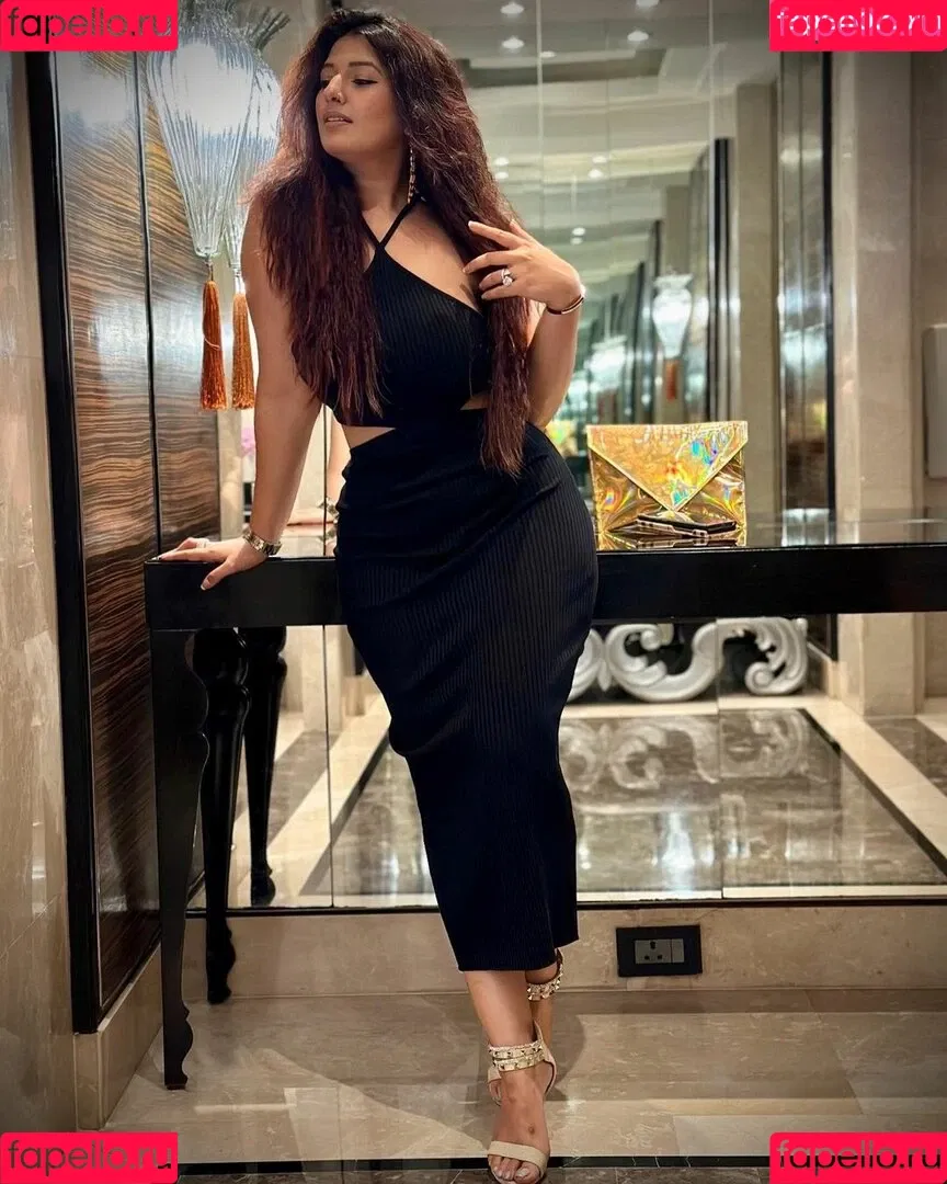Rasha Kirmani Onlyfans Photo Gallery 