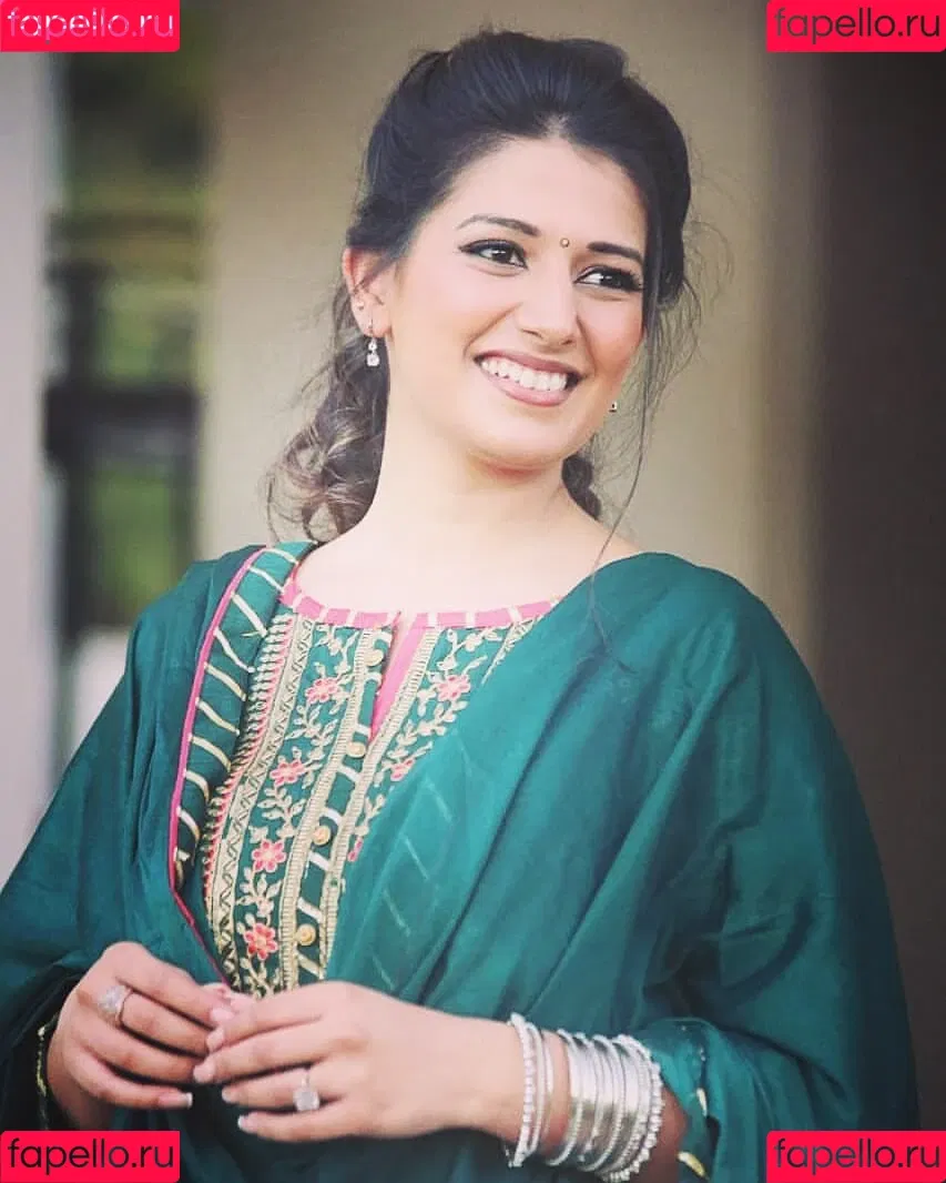 Rasha Kirmani Onlyfans Photo Gallery 