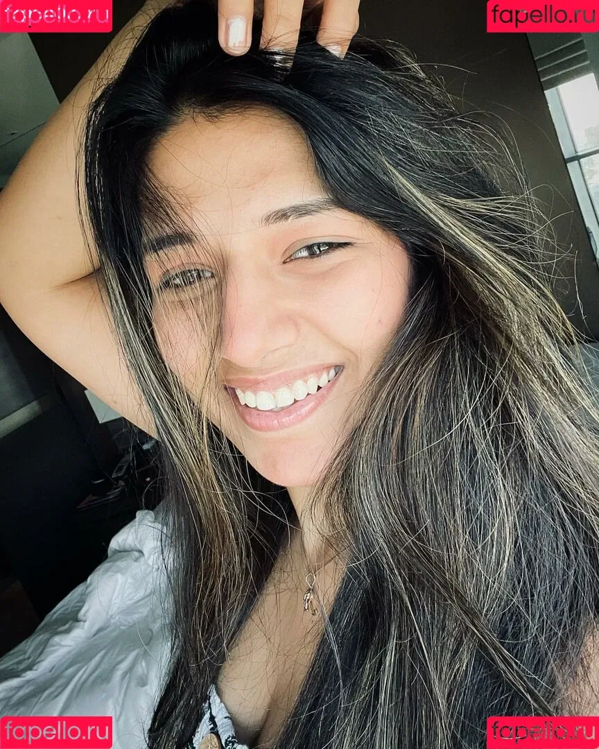 Rasha Kirmani Onlyfans Photo Gallery 