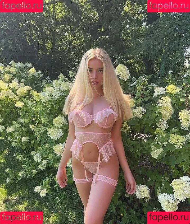 Angela Paskevic Onlyfans Photo Gallery 