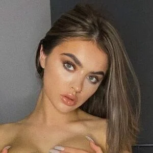 Lenn Holmes Onlyfans Photo Gallery 