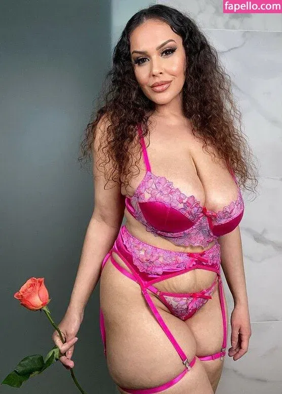 giablaze Onlyfans Photo Gallery 