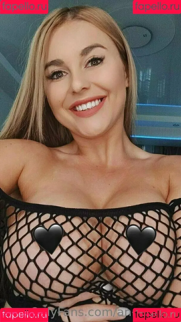annagreat Onlyfans Photo Gallery 