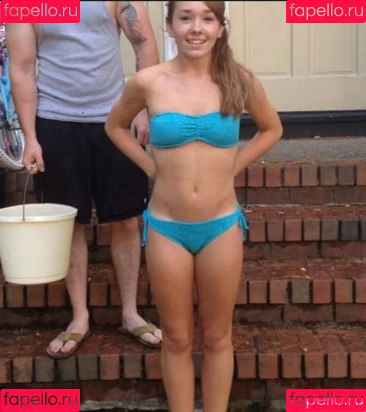 Holly Taylor Onlyfans Photo Gallery 