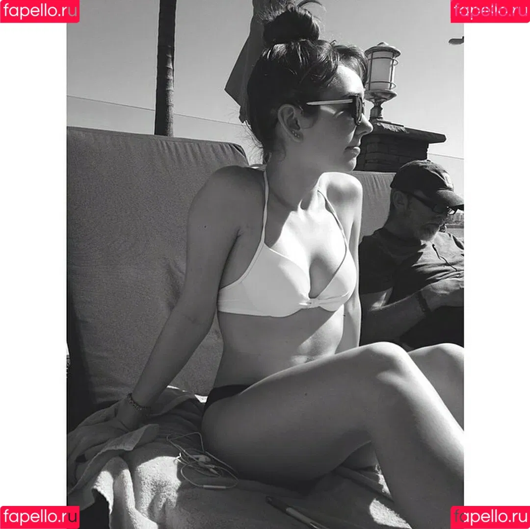 Holly Taylor Onlyfans Photo Gallery 