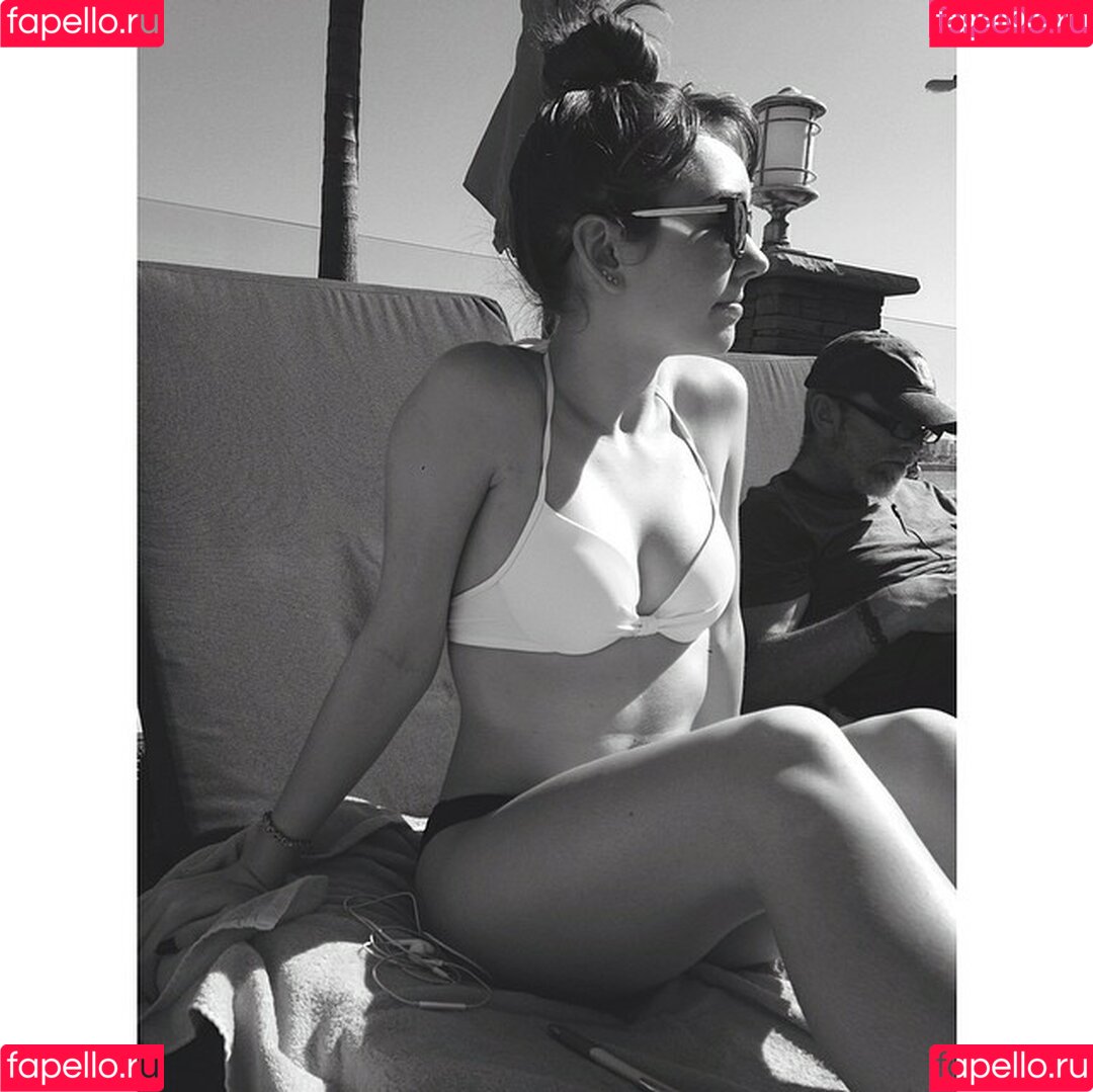 Holly Taylor Onlyfans Photo Gallery 