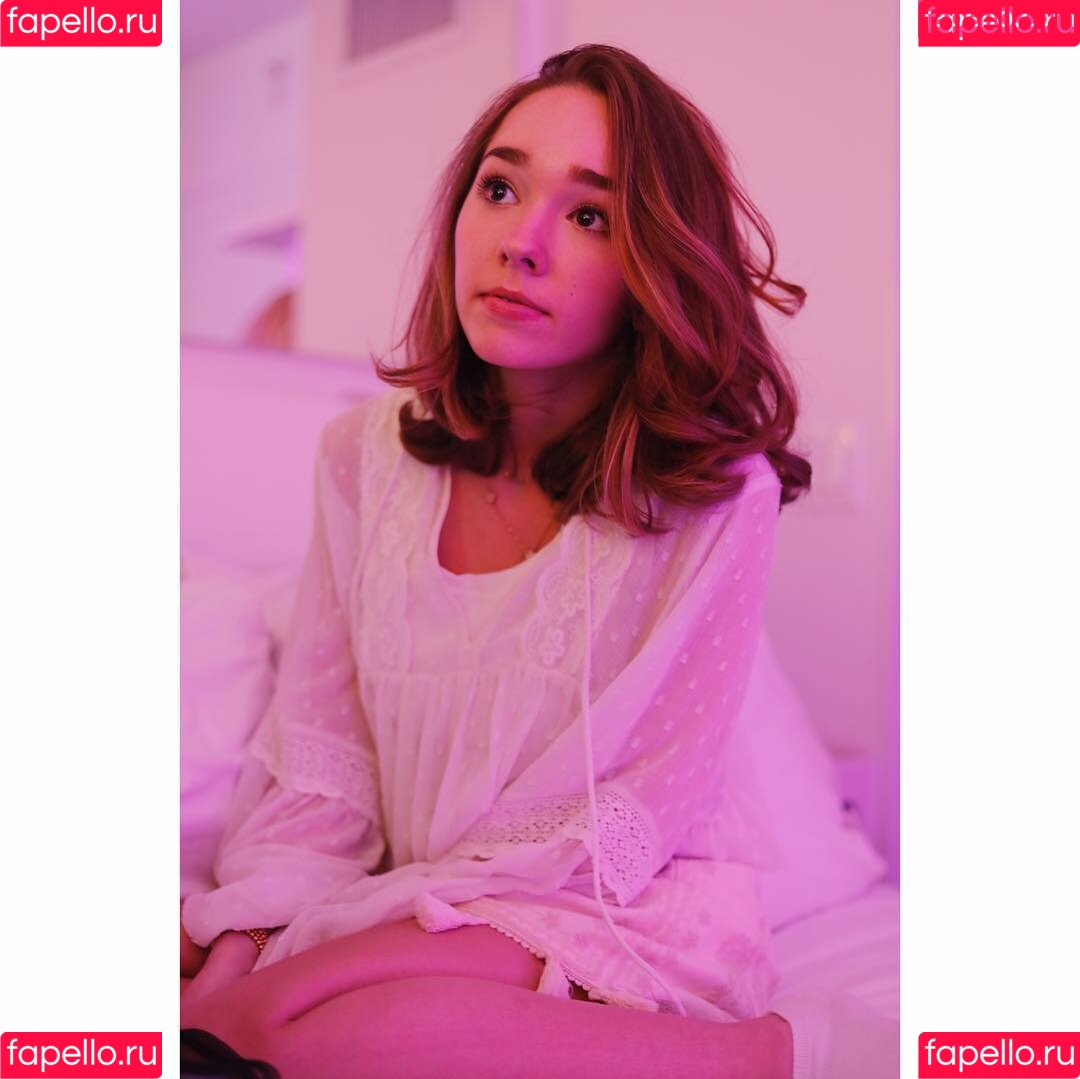 Holly Taylor Onlyfans Photo Gallery 