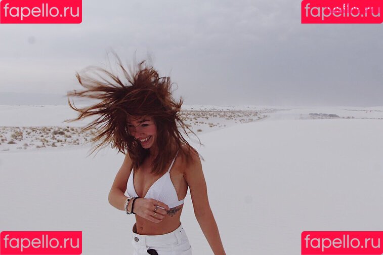 Holly Taylor Onlyfans Photo Gallery 