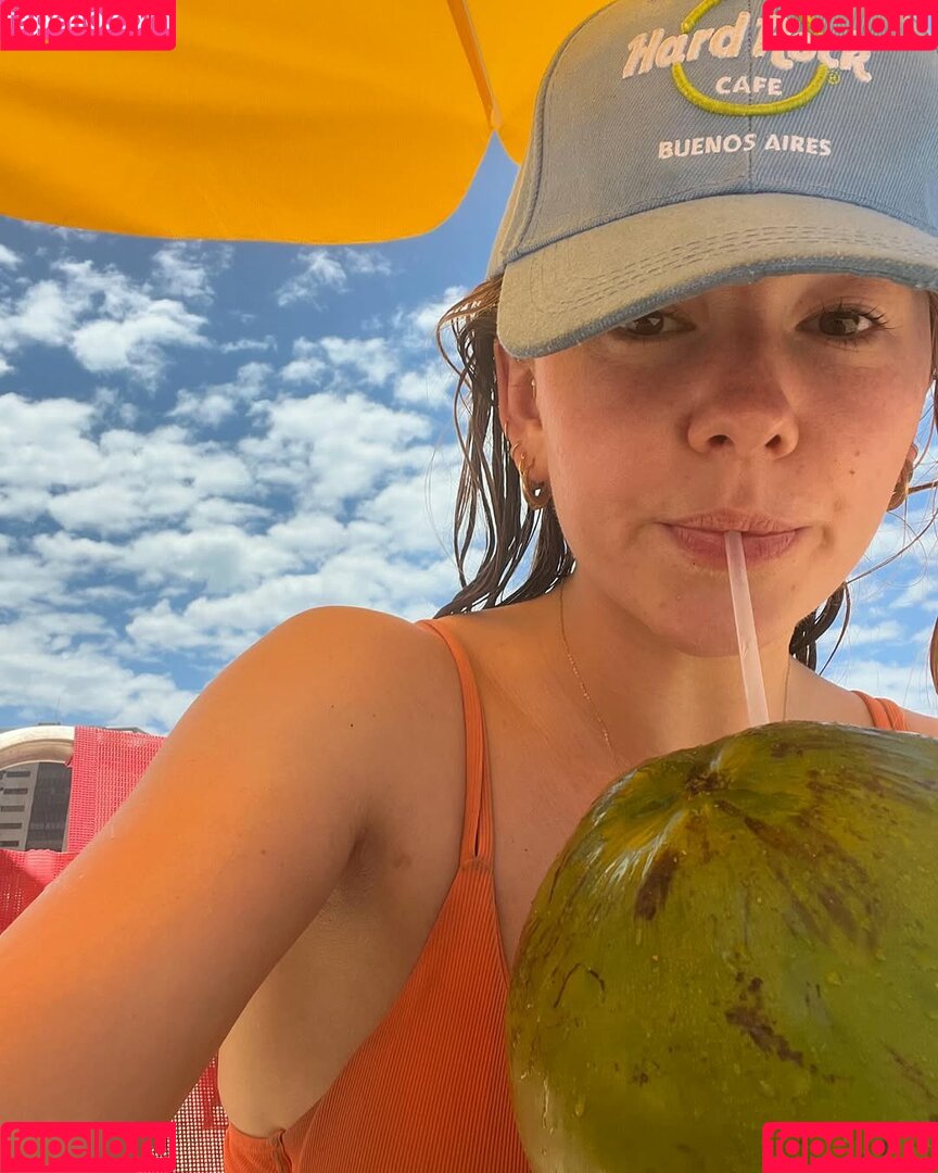 Holly Taylor Onlyfans Photo Gallery 