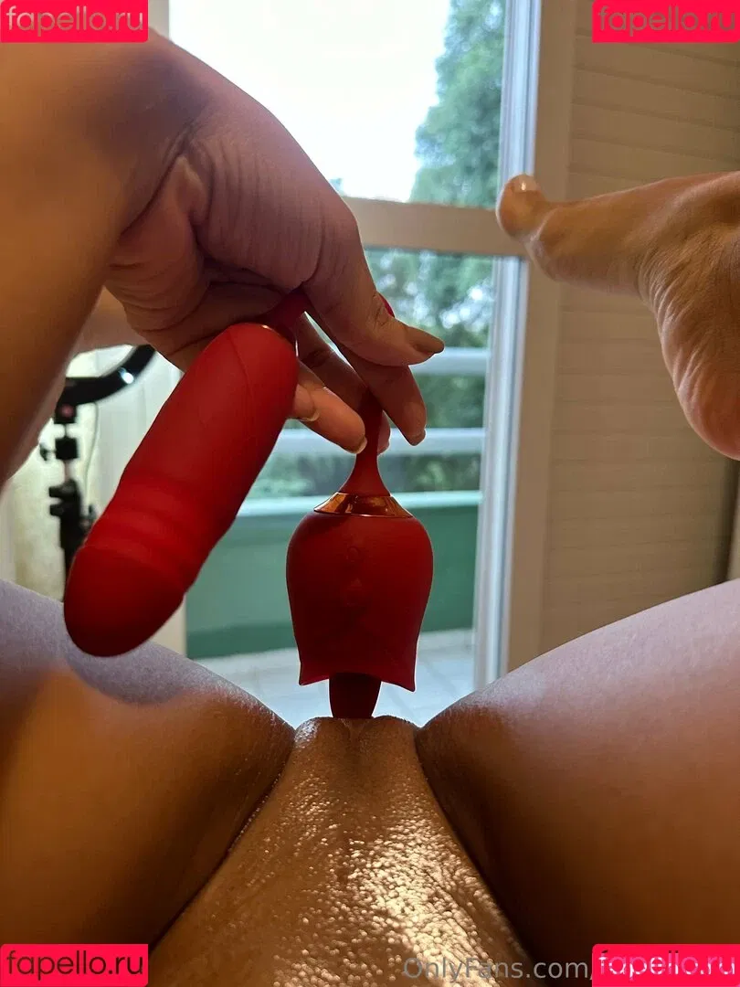 Lizy Donato Onlyfans Photo Gallery 