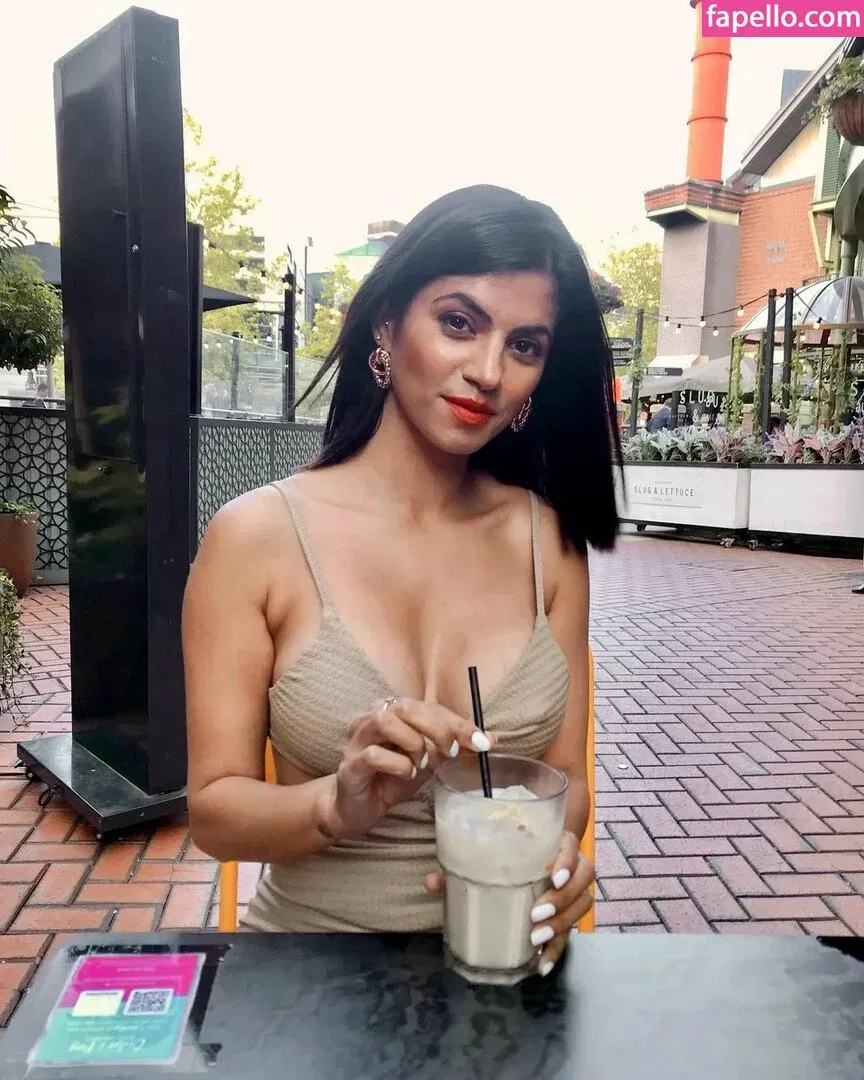 Sureet Kular Onlyfans Photo Gallery 