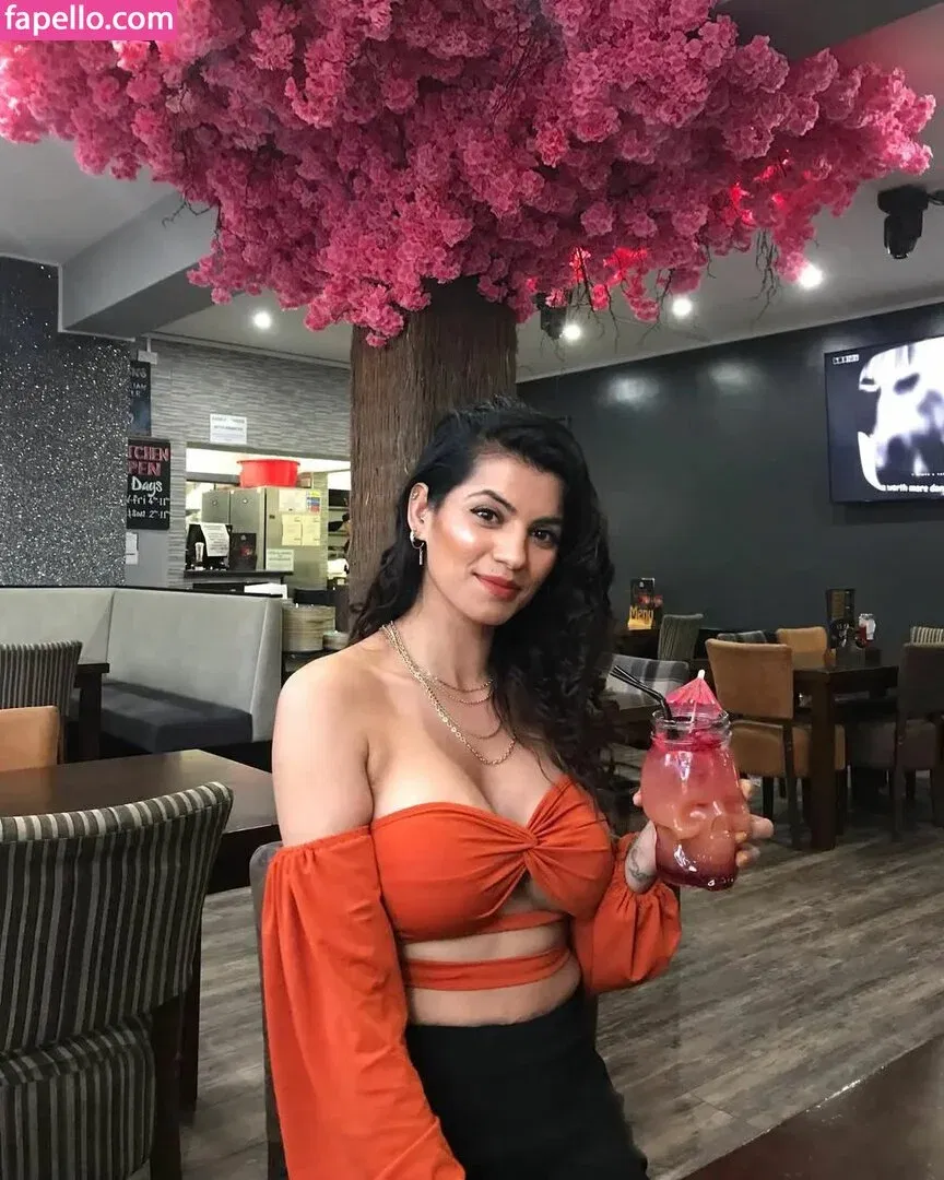 Sureet Kular Onlyfans Photo Gallery 