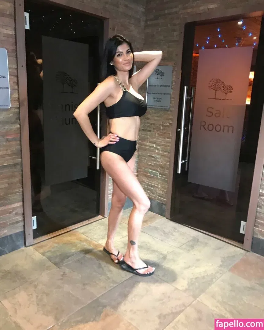 Sureet Kular Onlyfans Photo Gallery 