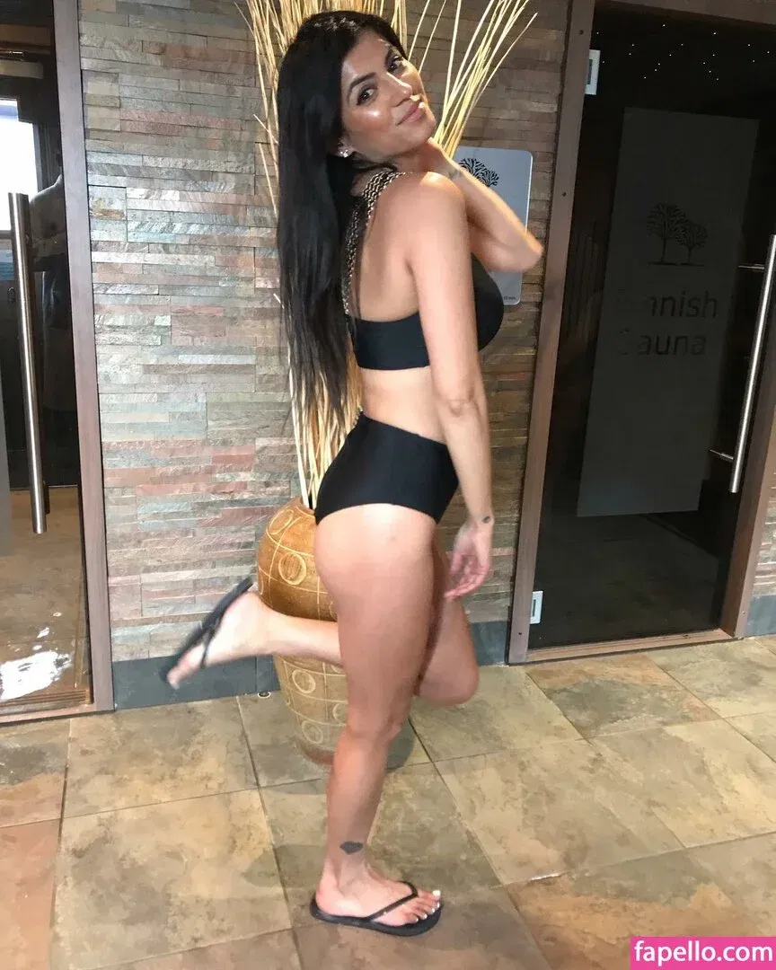 Sureet Kular Onlyfans Photo Gallery 